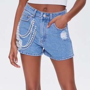 NWT F21 distressed/frayed shorts with faux-pearl chain | Size: 29